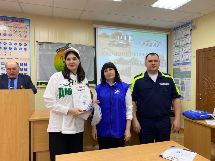 Чистопольские юноши и девушки состязались в конкурсе водительского мастерства