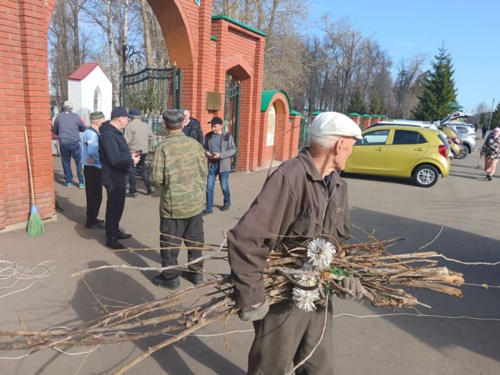 Более 2 тысяч чистопольцев приняли участие в общегородском субботнике