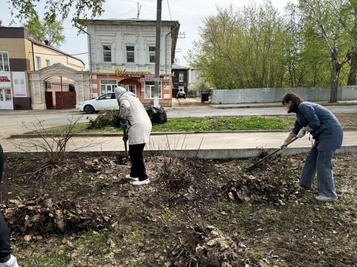 Сотрудники «Чистополь-информ» провели субботник