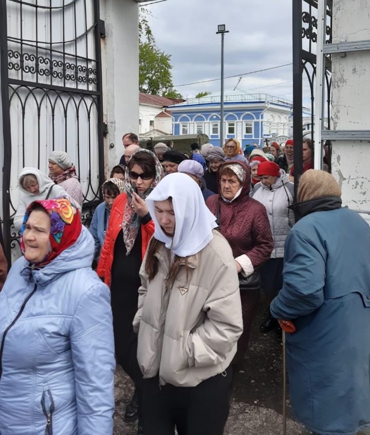 Чистопольцы прошли крестным ходом по одной из главных улиц города (фоторепортаж)