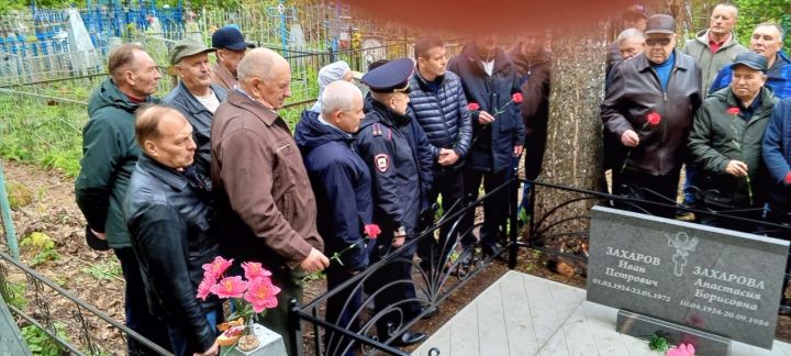 В Чистополе облагородили могилу подполковника милиции, погибшего при исполнении служебных обязанностей