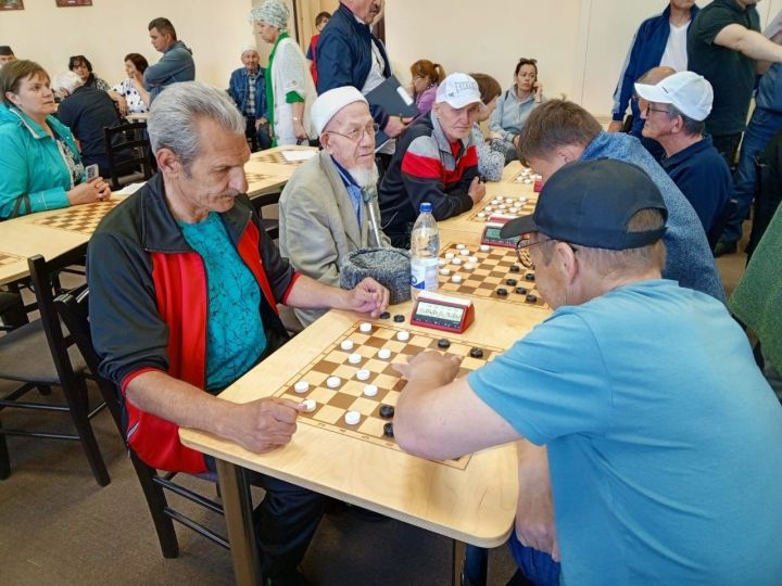 Подопечный чистопольского дома-интерната занял второе место в шахматно-шашечном турнире