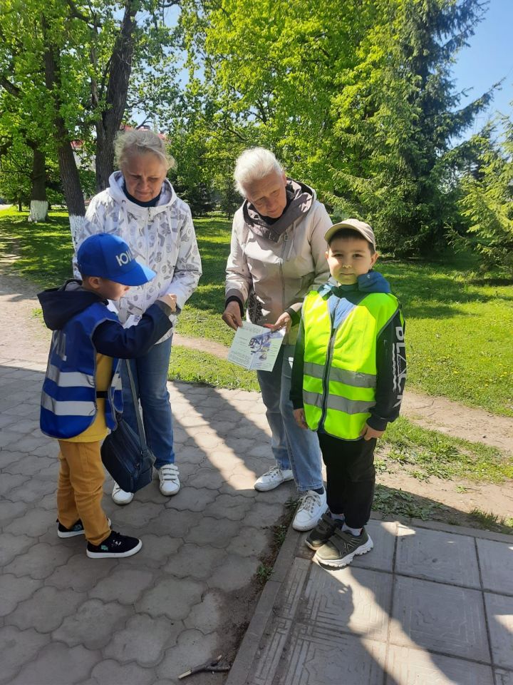 В преддверии летних каникул чистопольские дети повторили правила безопасного поведения в общественных местах