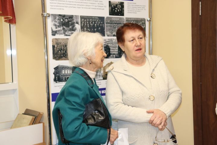 Родственники знаменитого выпускника Чистопольского сельхозтехникума Гумера Усманова передали его личные вещи в музей учебного заведения