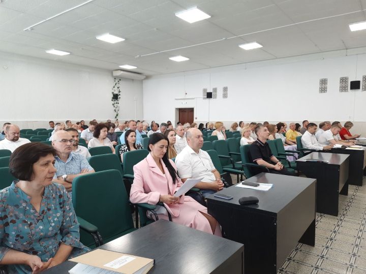 Дмитрий Иванов поручил коммунальным службам Чистополя оперативнее реагировать на обращения населения