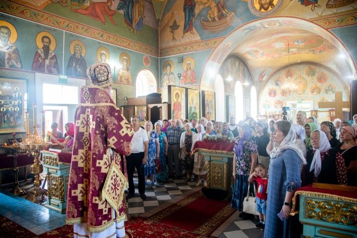 Литургия, крестный ход, общая трапеза: в Чистопольской епархии празднуют память священномученика Михаила Вотякова