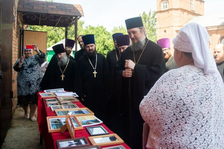 Литургия, крестный ход, общая трапеза: в Чистопольской епархии празднуют память священномученика Михаила Вотякова