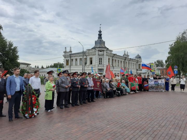 В Чистополе состоялся митинг, посвященный Дню памяти и скорби