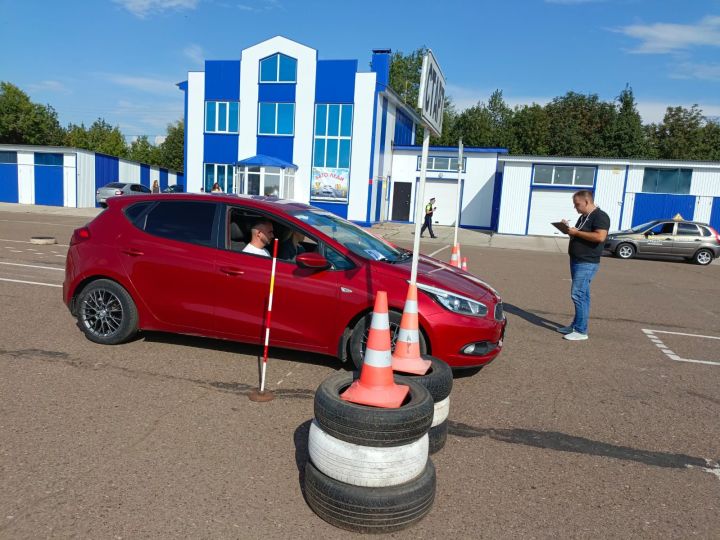 В Чистополе определили победительницу в конкурсе «Автоледи»