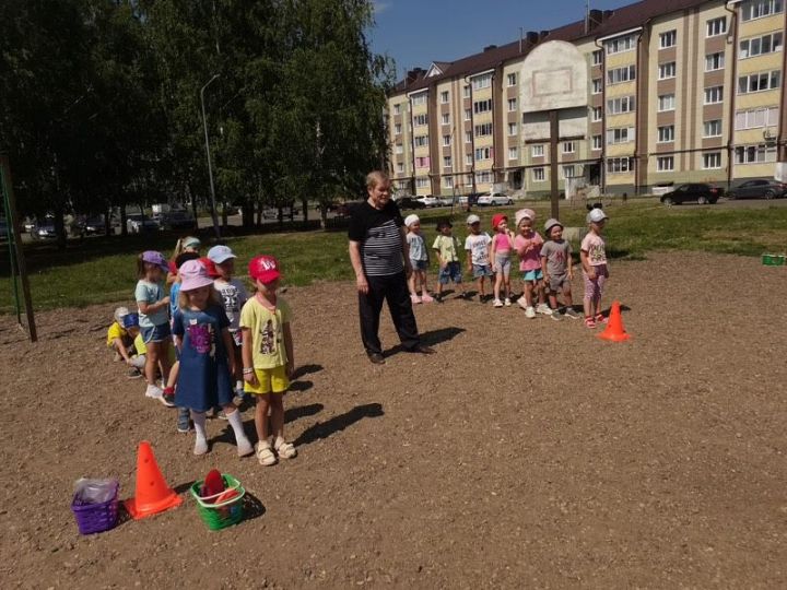 В Чистополе прошли веселые эстафеты для детей