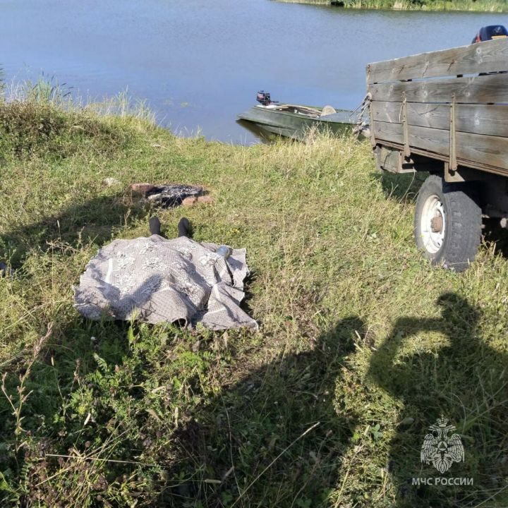 В Алькеевском районе рыбак пытался вплавь догнать уплывшую лодку, но утонул