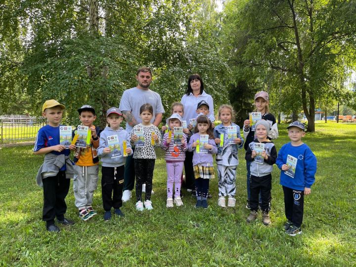 В Чистополе юным участникам дорожного движения рассказали об истории появления светофора и правилах безопасности