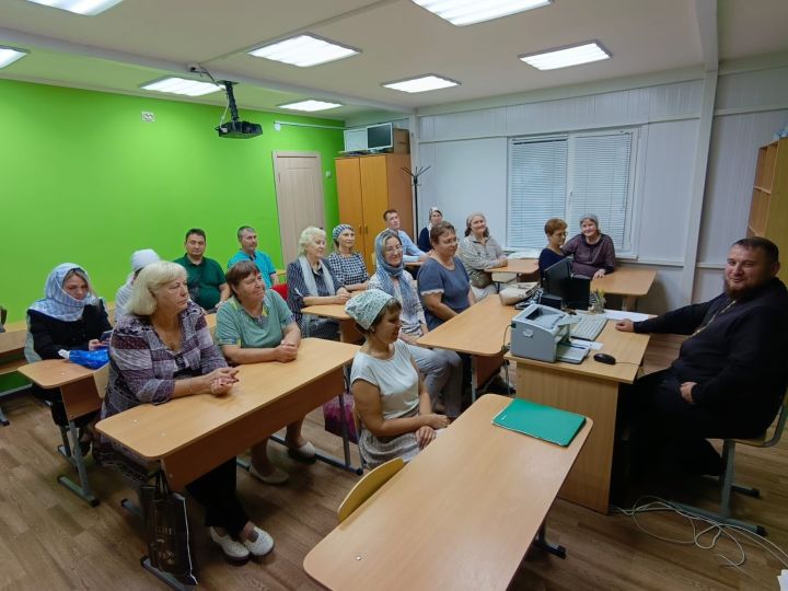 В храме новомучеников Чистопольских снова начали проводить Евангельские беседы