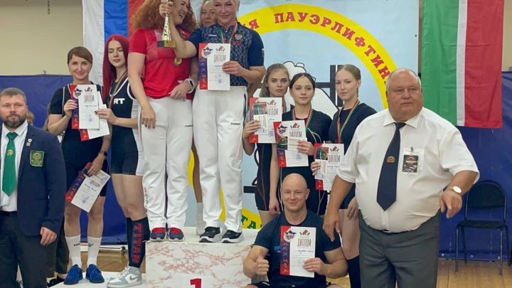 Чистопольские спортсмены заняли призовые места на Чемпионате РТ по пауэрлифтингу