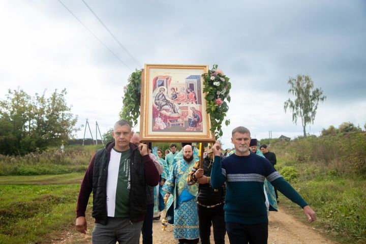 В селе Булдырь прошел престольный праздник в честь Рождества Пресвятой Богородицы