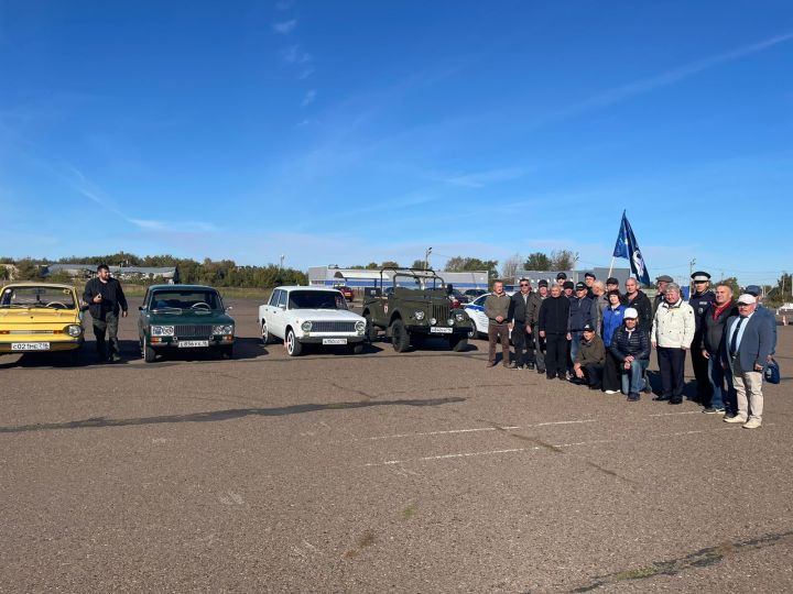 Представители старшего поколения боролись за победу в конкурсе водительского мастерства