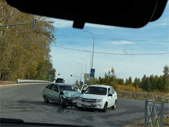 В Чистополе столкнулись две Лады